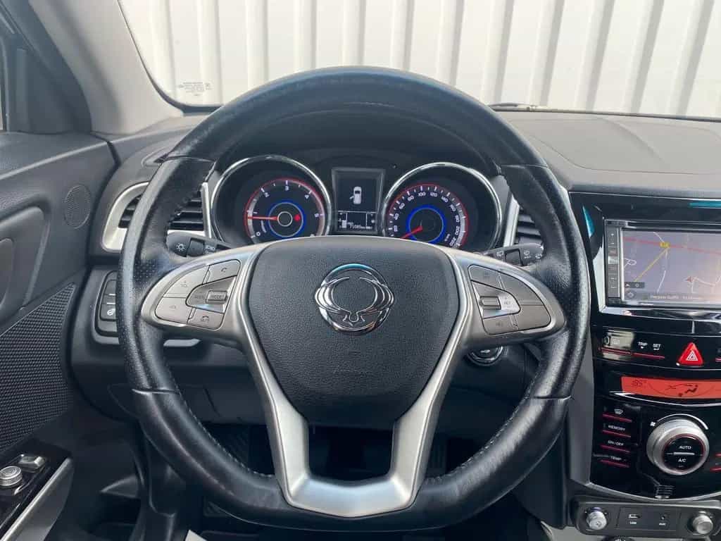Ssangyong Tivoli 1.6XDi Leder,Sitzhzg.,Navi,Kamera TÜV NEU 09/2016-photo-10