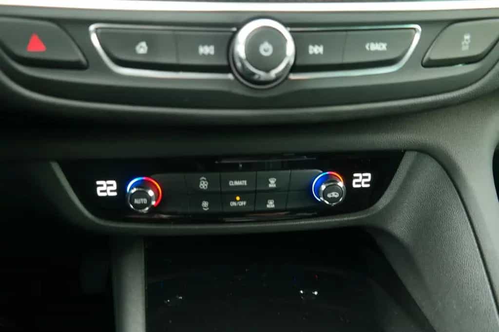Opel Insignia Sports Tourer Business LED Alcantara 10/2020-photo-17