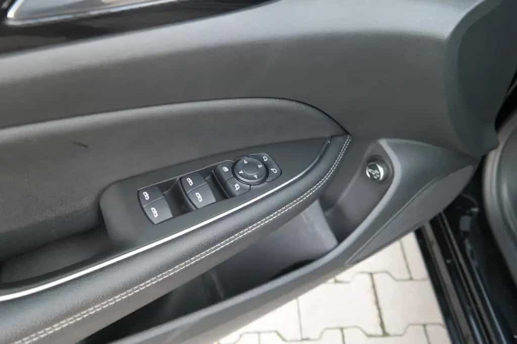 Opel Insignia Sports Tourer Business LED Alcantara 10/2020-photo-9