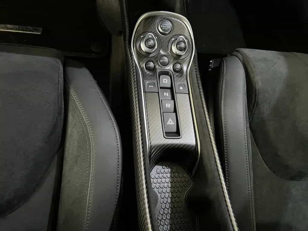 McLaren 600LT Carbon/Lift/Kamera/Keramik/Navigation/LED 11/2021-photo-13