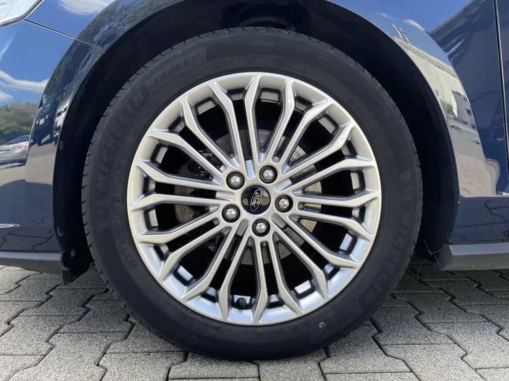 Ford Focus 1.5 EcoBoost Aut. TITANIUM *LED*Navi* 04/2019-photo-4