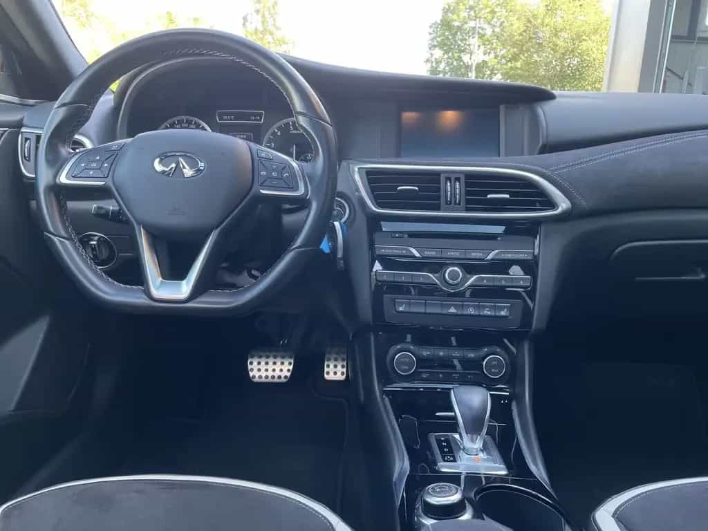 Infiniti Q30 2.0t DCT AWD Sport *Pano*LED*Navi*Bose* 03/2017-photo-10