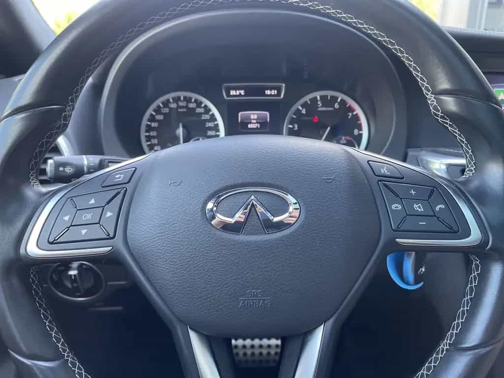 Infiniti Q30 2.0t DCT AWD Sport *Pano*LED*Navi*Bose* 03/2017-photo-15