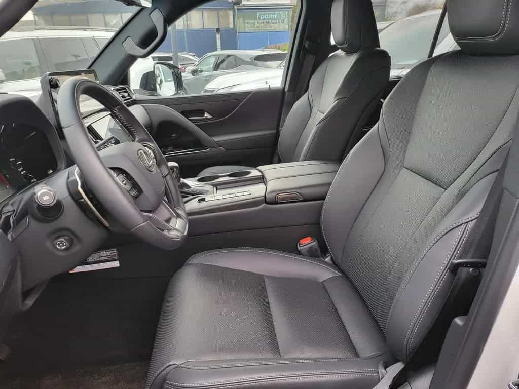 Lexus LX 500 LX500+2026+FULL+RearTVs+12unitsBERLIN+EUvers&reg 03/2023-photo-9