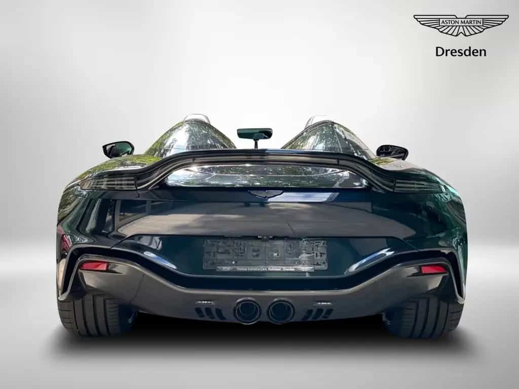 Aston Martin V12 Vantage V12 Speedster 1 of 88 null-photo-16