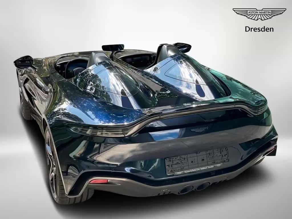 Aston Martin V12 Vantage V12 Speedster 1 of 88 null-photo-18
