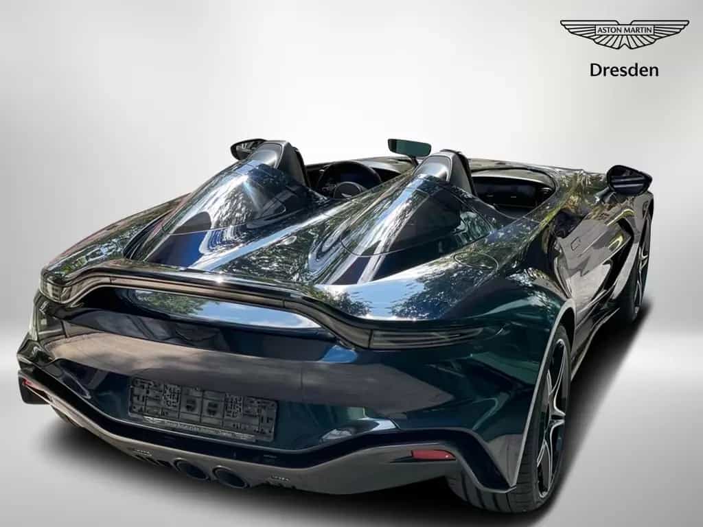 Aston Martin V12 Vantage V12 Speedster 1 of 88 null-photo-19