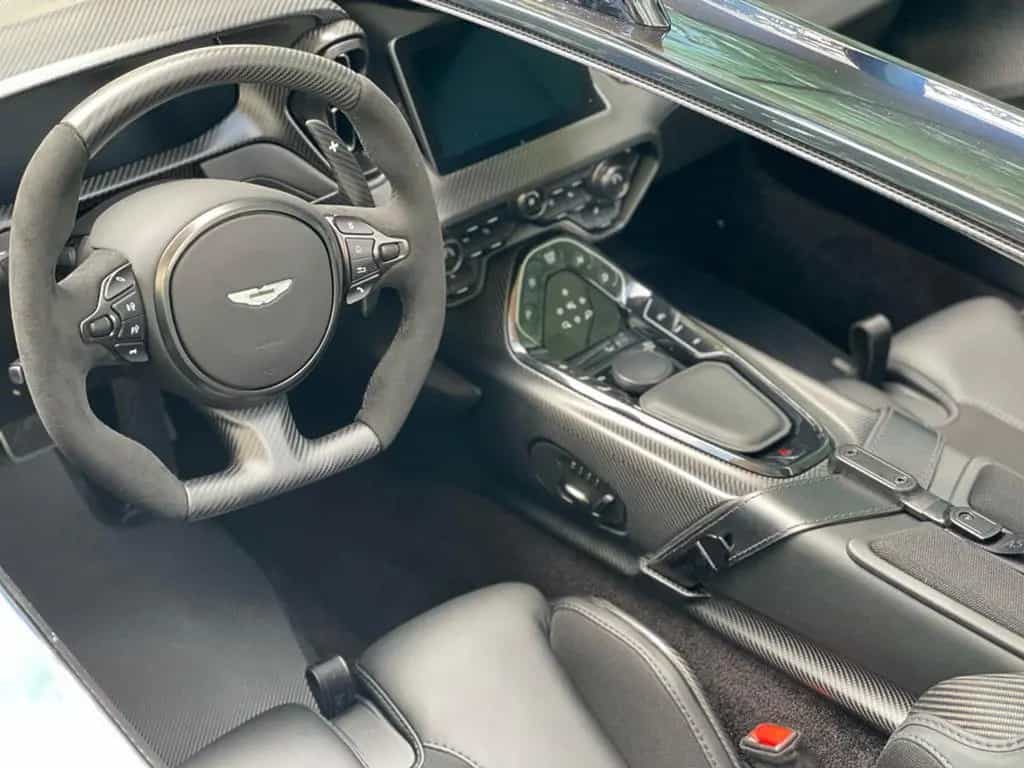 Aston Martin V12 Vantage V12 Speedster 1 of 88 null-photo-6