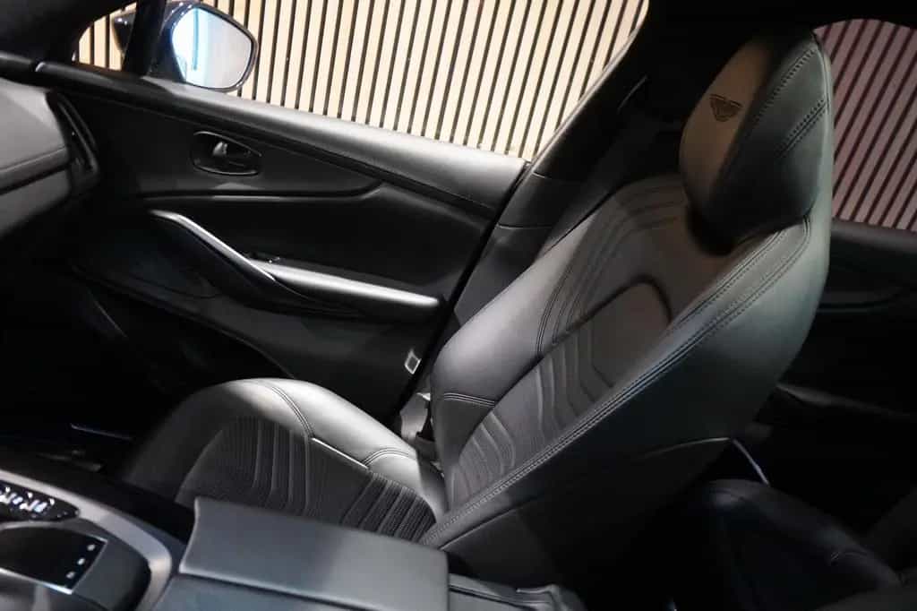 Aston Martin DBX 4.0 V8*Sportabgas*Body Pack Black*22 Zoll* 03/2022-photo-10