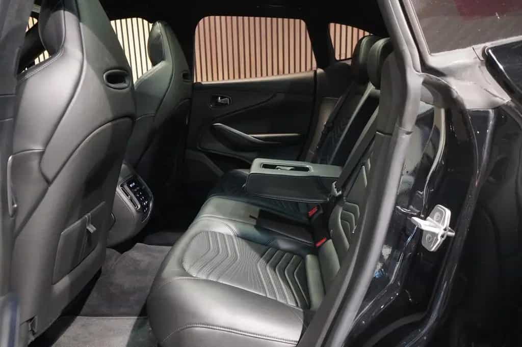 Aston Martin DBX 4.0 V8*Sportabgas*Body Pack Black*22 Zoll* 03/2022-photo-11
