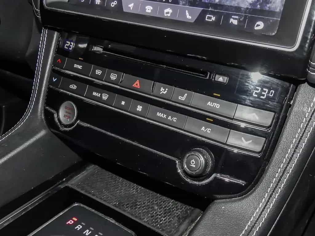 Jaguar F-Pace R-Sport AWD 30t EU6d-T Allrad AHK-el. kla 08/2018-photo-10