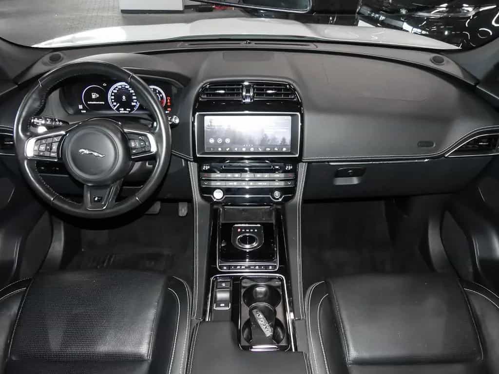 Jaguar F-Pace R-Sport AWD 30t EU6d-T Allrad AHK-el. kla 08/2018-photo-2