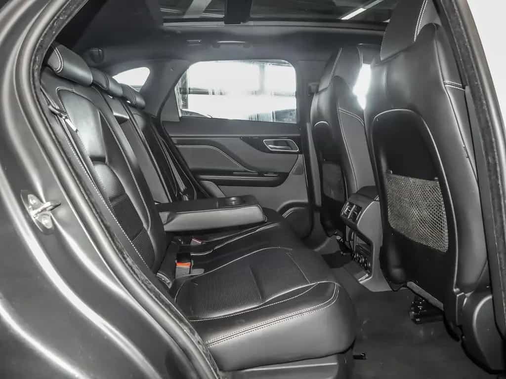 Jaguar F-Pace R-Sport AWD 30t EU6d-T Allrad AHK-el. kla 08/2018-photo-3