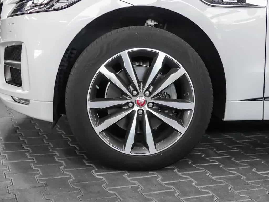 Jaguar F-Pace R-Sport AWD 30t EU6d-T Allrad AHK-el. kla 08/2018-photo-7