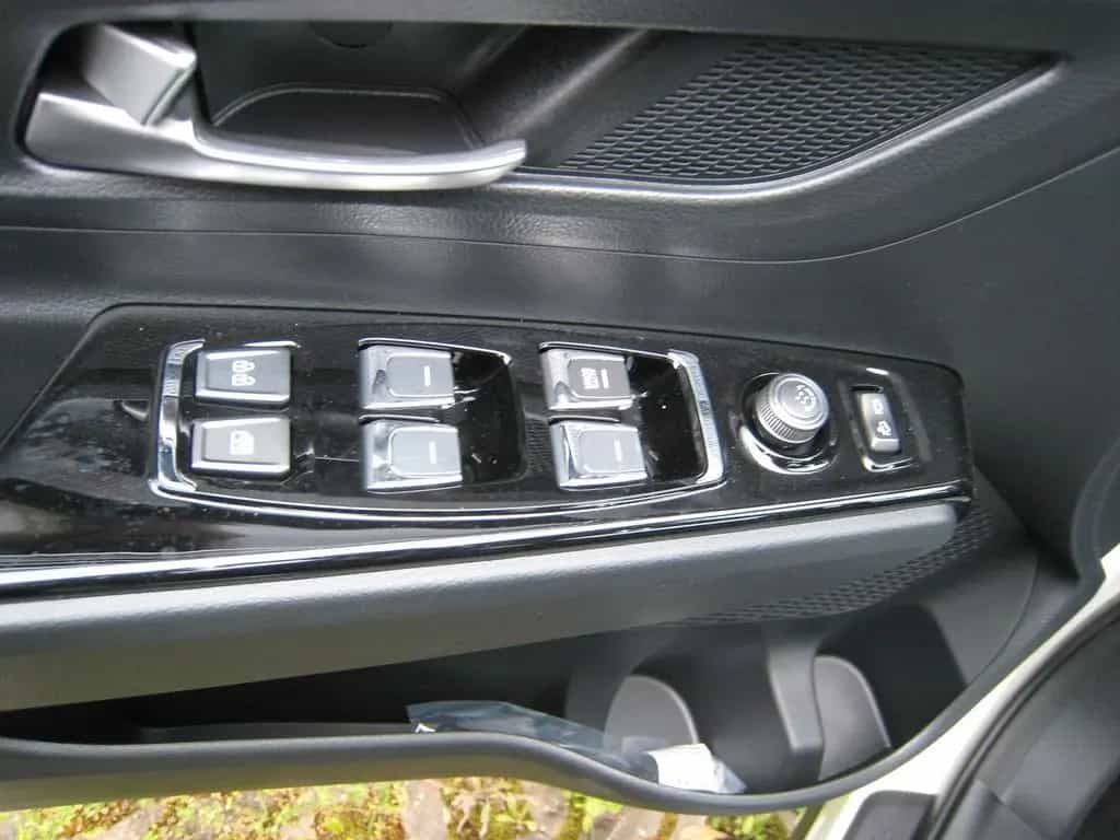 Ssangyong Korando 1.5T-GDi Amber 2WD Sitzhzg 03/2025-photo-9