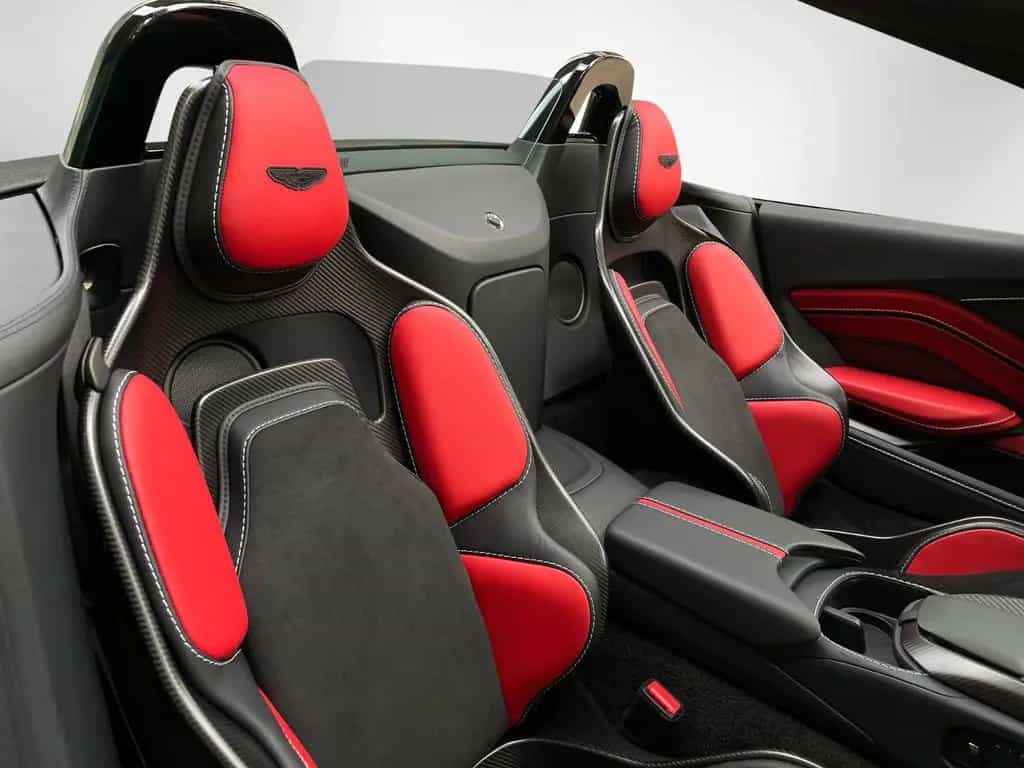 Aston Martin V12 Vantage Roadster 03/2023-photo-14
