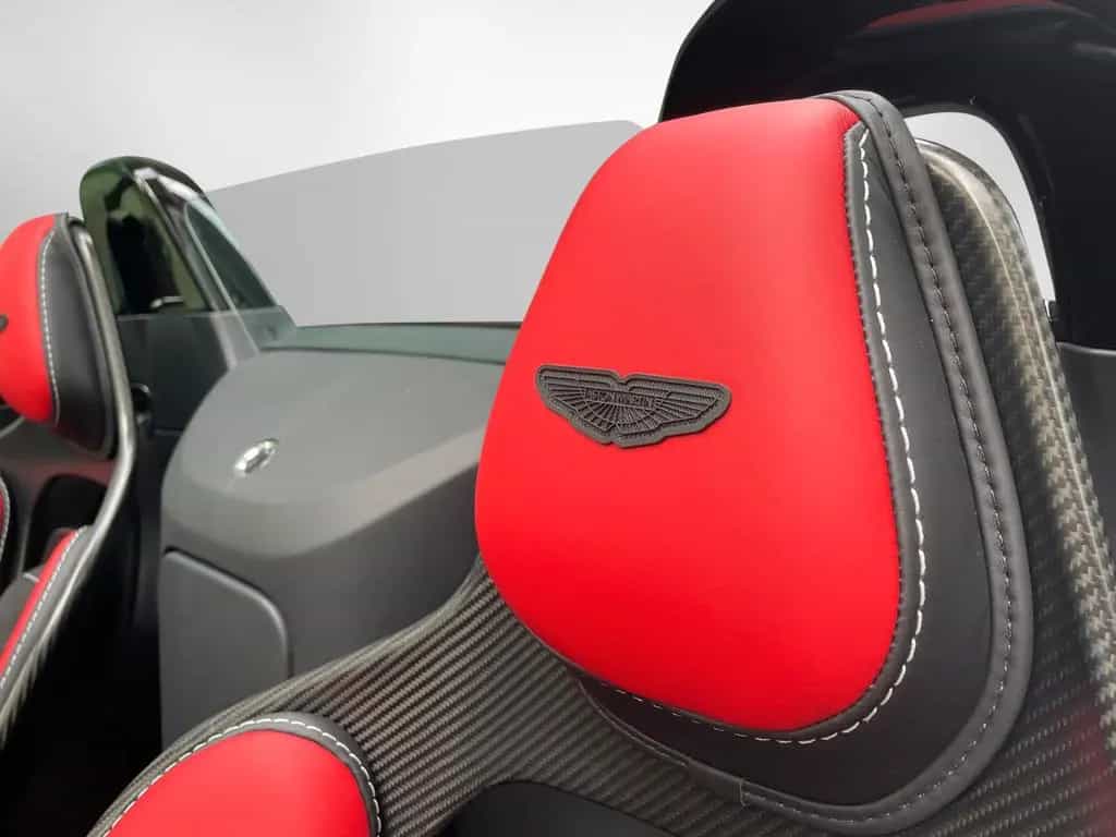 Aston Martin V12 Vantage Roadster 03/2023-photo-8