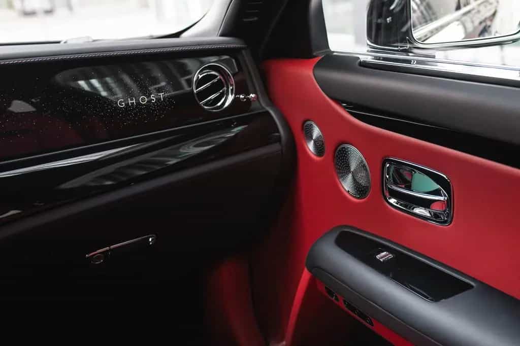 Rolls-Royce Ghost EWB Bespoke, High spec, Warranty 09/2021-photo-25