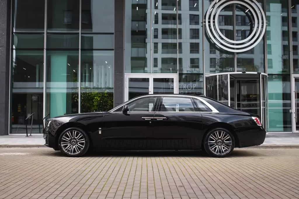 Rolls-Royce Ghost EWB Bespoke, High spec, Warranty 09/2021-photo-3