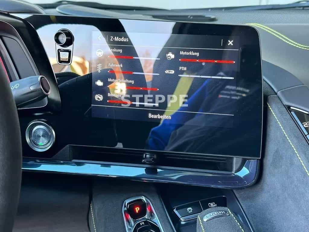 Corvette C8 Stingray Coupe 6,2 V8 3LT Europamodell 08/2025-photo-13