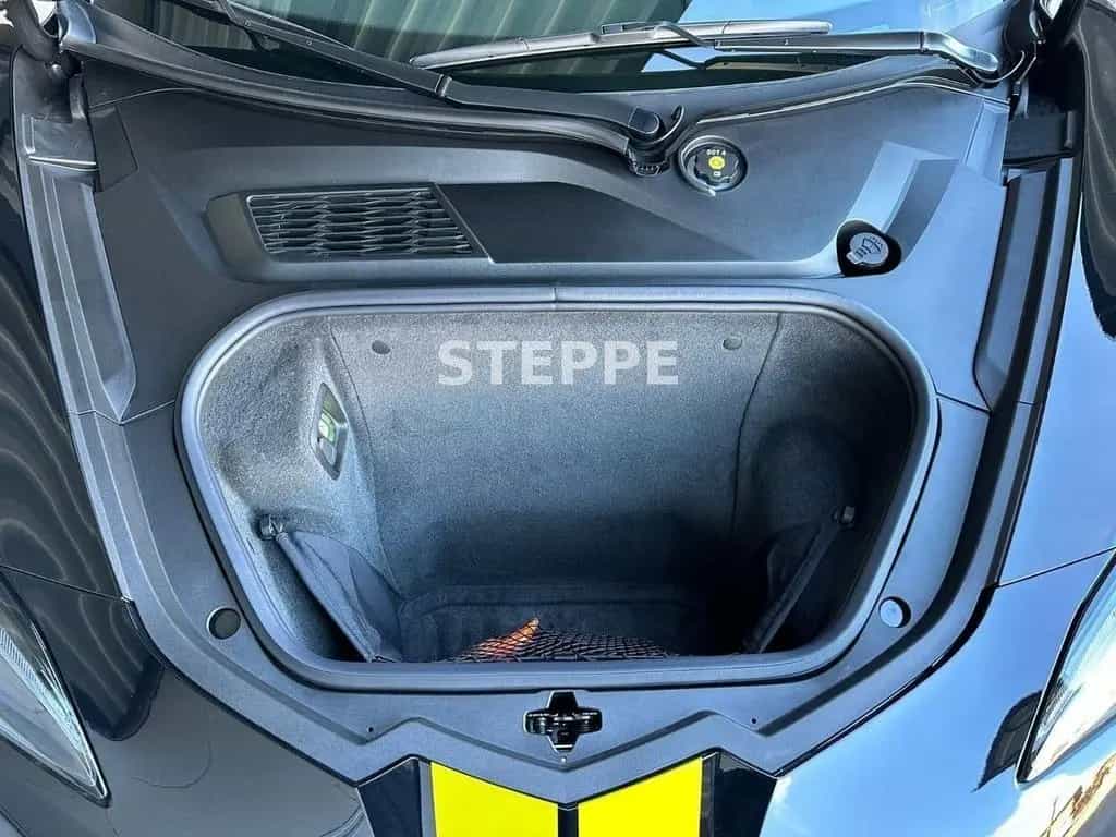 Corvette C8 Stingray Coupe 6,2 V8 3LT Europamodell 08/2025-photo-18