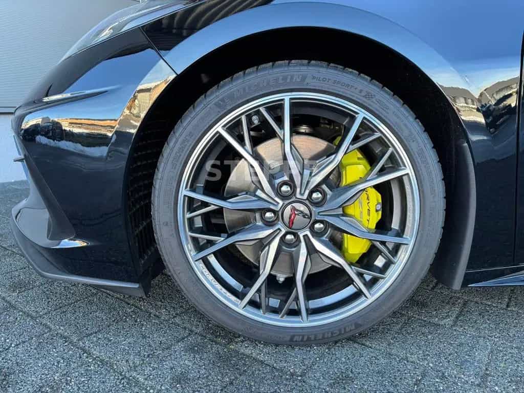 Corvette C8 Stingray Coupe 6,2 V8 3LT Europamodell 08/2025-photo-19