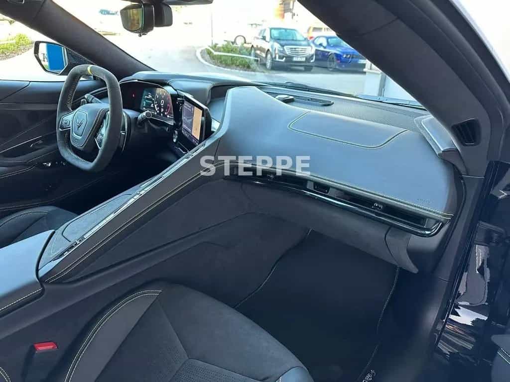 Corvette C8 Stingray Coupe 6,2 V8 3LT Europamodell 08/2025-photo-7