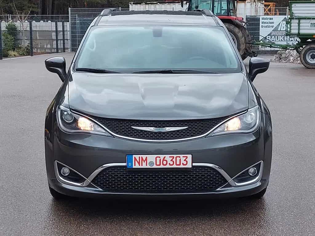 Chrysler Pacifica 3.6 V6 - LEDER - NAVI - 7*Sitzer 07/2017-photo-1