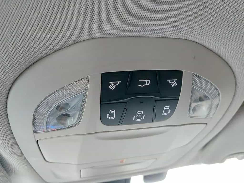 Chrysler Pacifica 3.6 V6 - LEDER - NAVI - 7*Sitzer 07/2017-photo-14