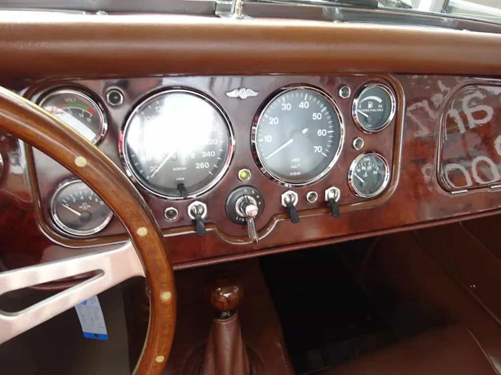 Morgan Plus 8 3,9 36.000 km breite Version H-Zulassung 01/1994-photo-5