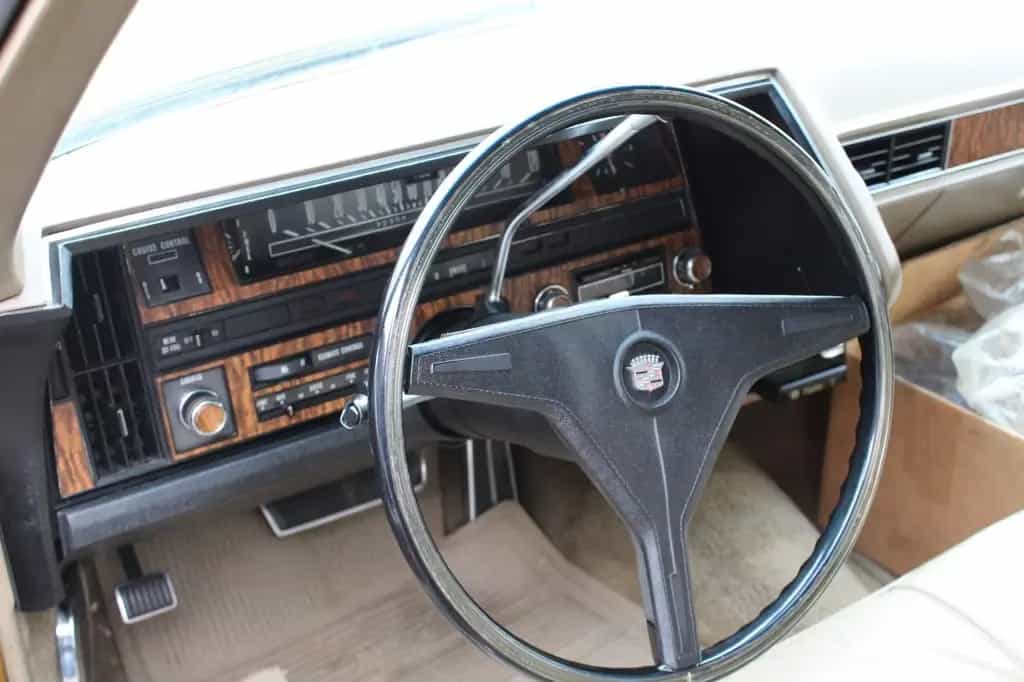 Cadillac Deville Coupe' De Ville 7,6 Lit., V8 Original Zustand!! 07/1970-photo-13