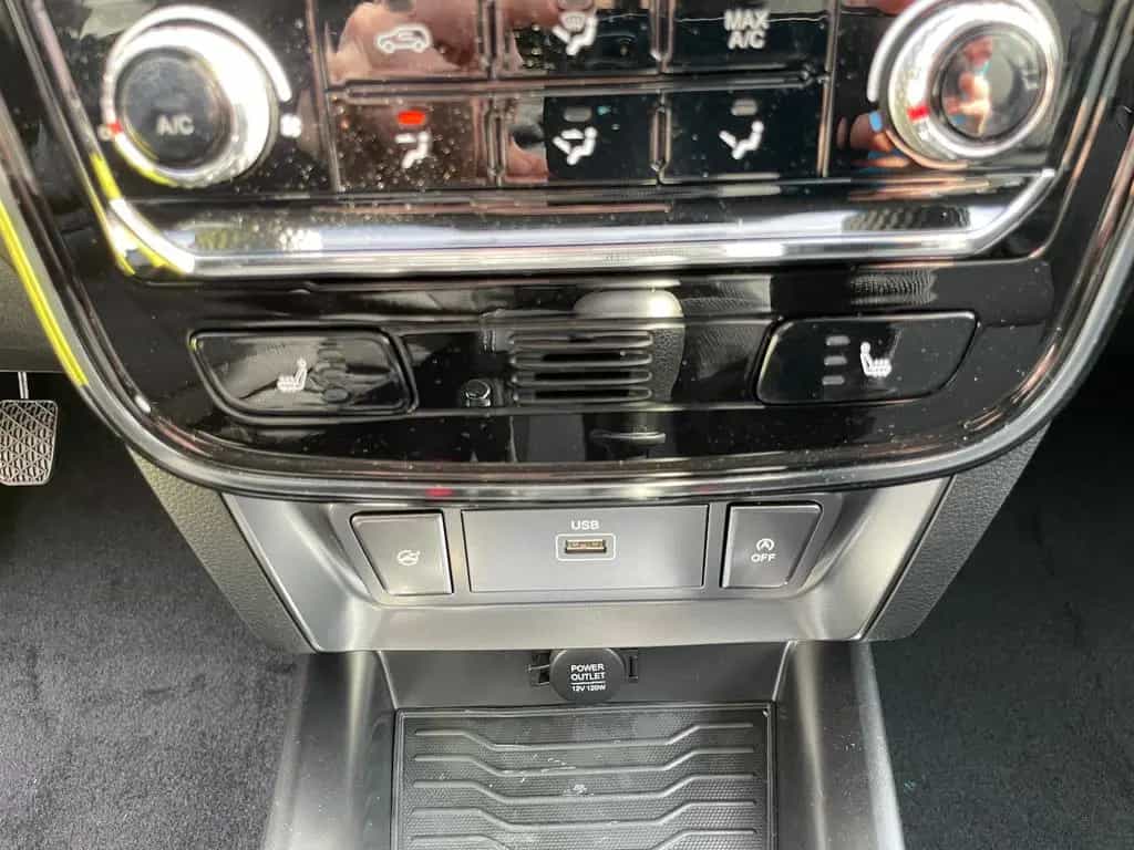 Ssangyong Tivoli Quartz 1.5l Klima DAB,CarPlay,LED 11/2024-photo-17