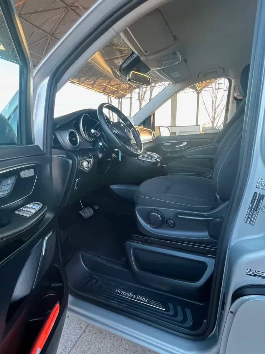 Mercedes-Benz V-Class 250 01/2019-photo-10