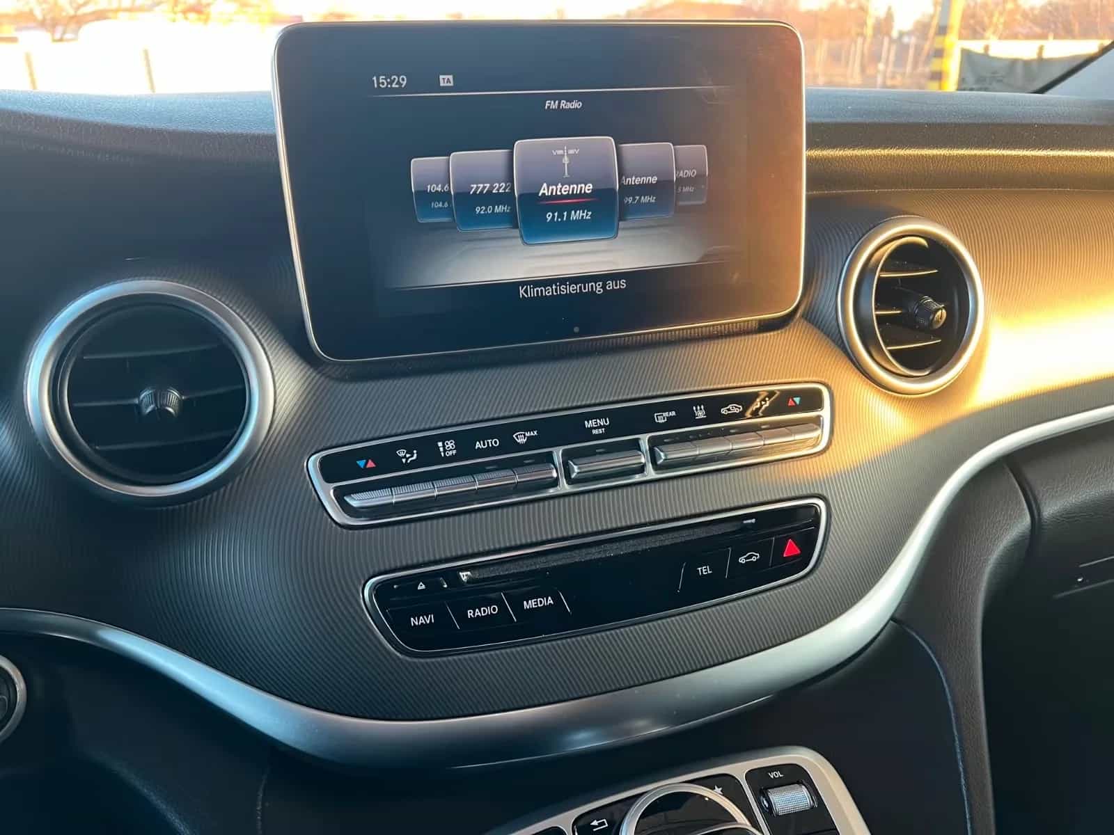 Mercedes-Benz V-Class 250 01/2019-photo-18