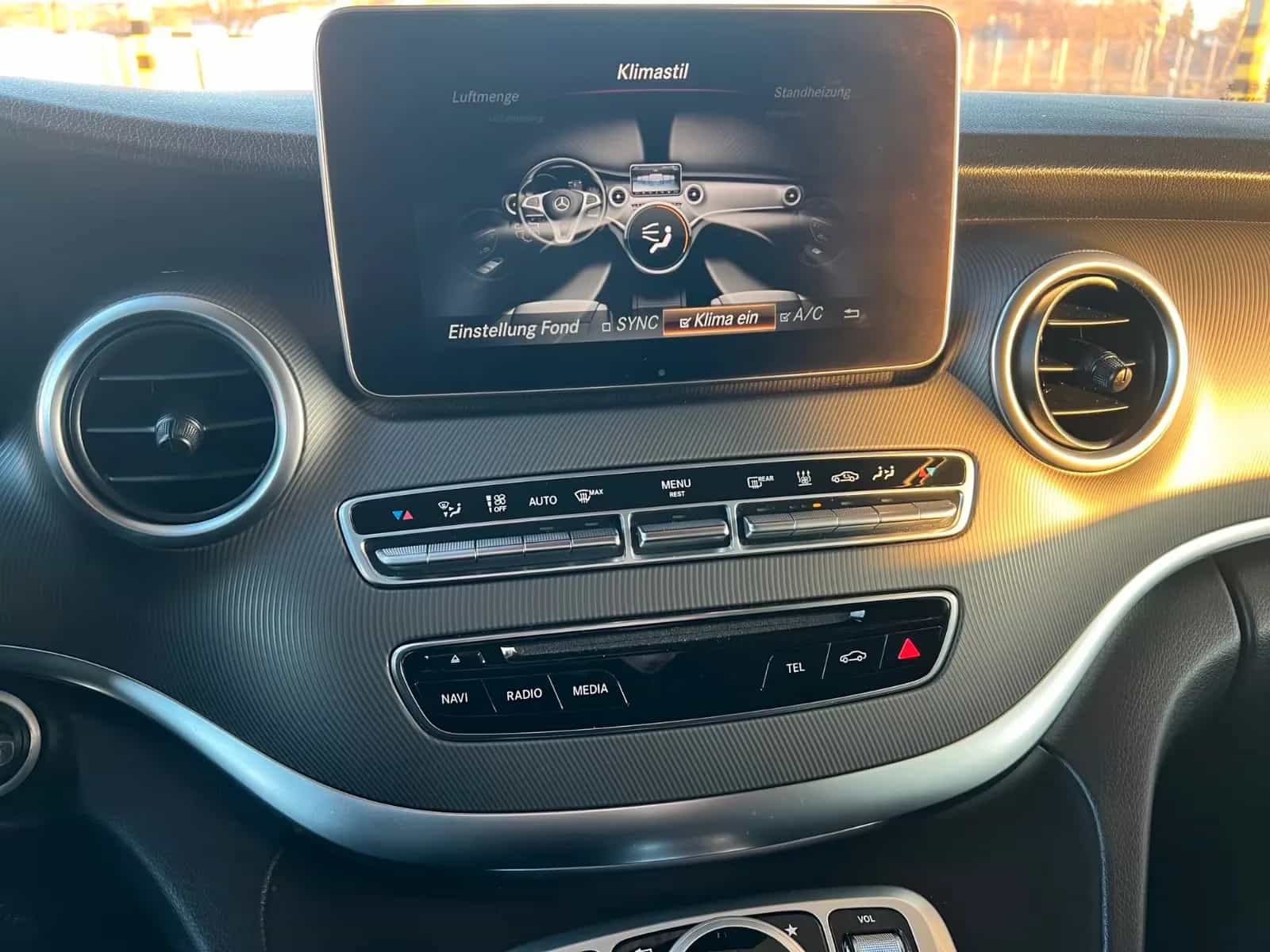 Mercedes-Benz V-Class 250 01/2019-photo-21