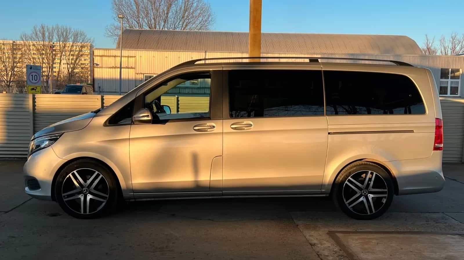 Mercedes-Benz V-Class 250 01/2019-photo-3