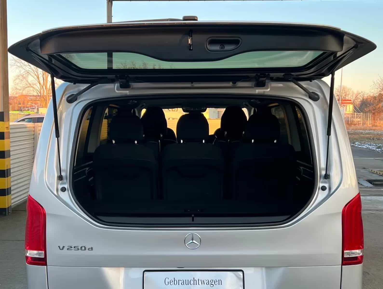 Mercedes-Benz V-Class 250 01/2019-photo-9