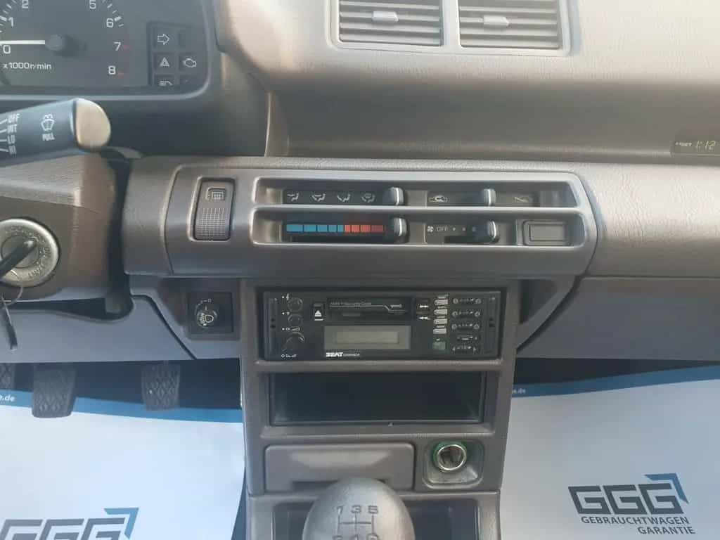 Daihatsu Applause 1.6 1 HAND erst 87158 km H-KENNZEICHEN 04/1990-photo-12