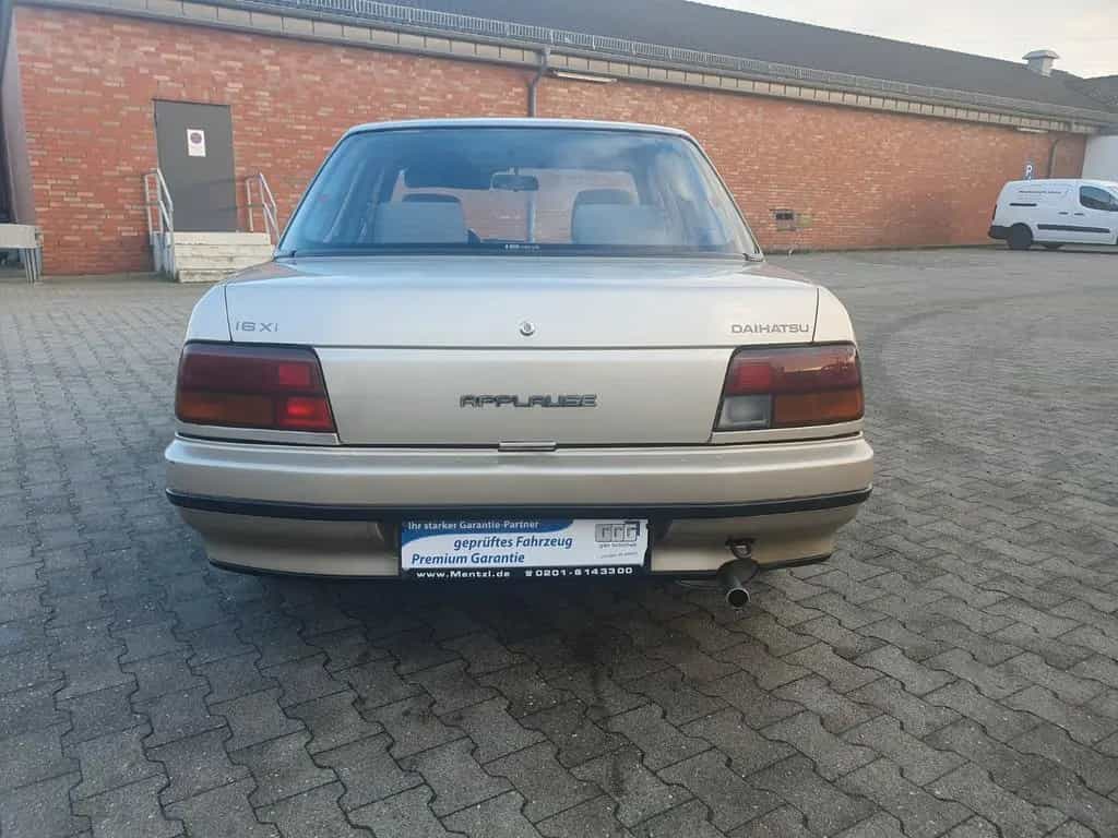 Daihatsu Applause 1.6 1 HAND erst 87158 km H-KENNZEICHEN 04/1990-photo-6