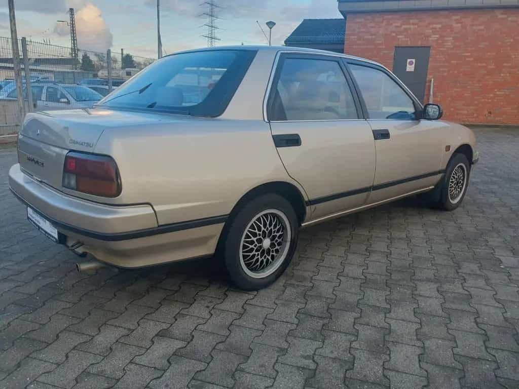 Daihatsu Applause 1.6 1 HAND erst 87158 km H-KENNZEICHEN 04/1990-photo-7