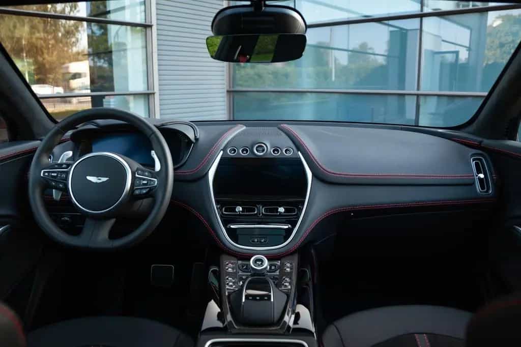 Aston Martin DBX 4.0 V8 DBX707 07/2025-photo-14