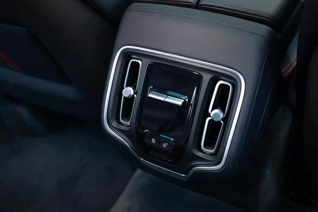 Aston Martin DBX 4.0 V8 DBX707 07/2025-photo-22