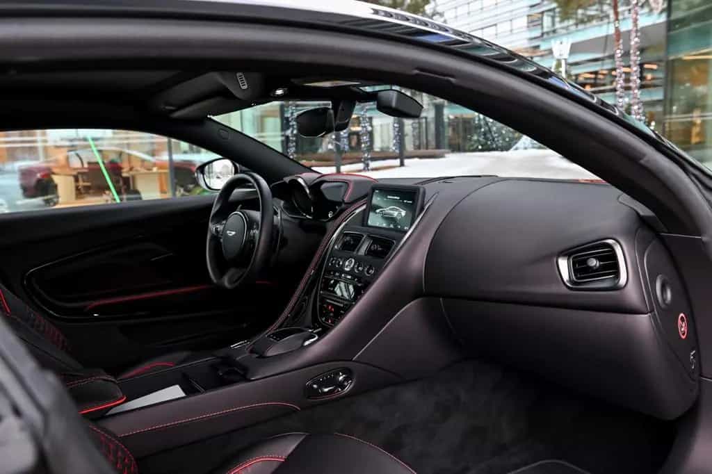 Aston Martin DBS 5.2 V12 05/2022-photo-14