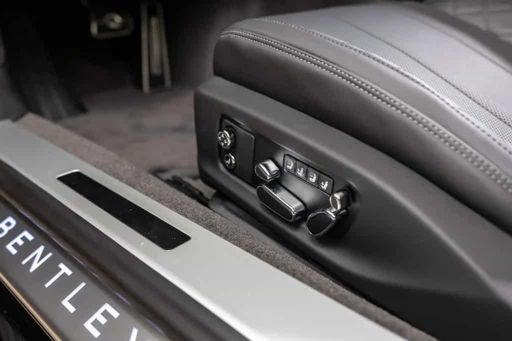 Bentley Continental GTC Azure V8 07/2025-photo-11