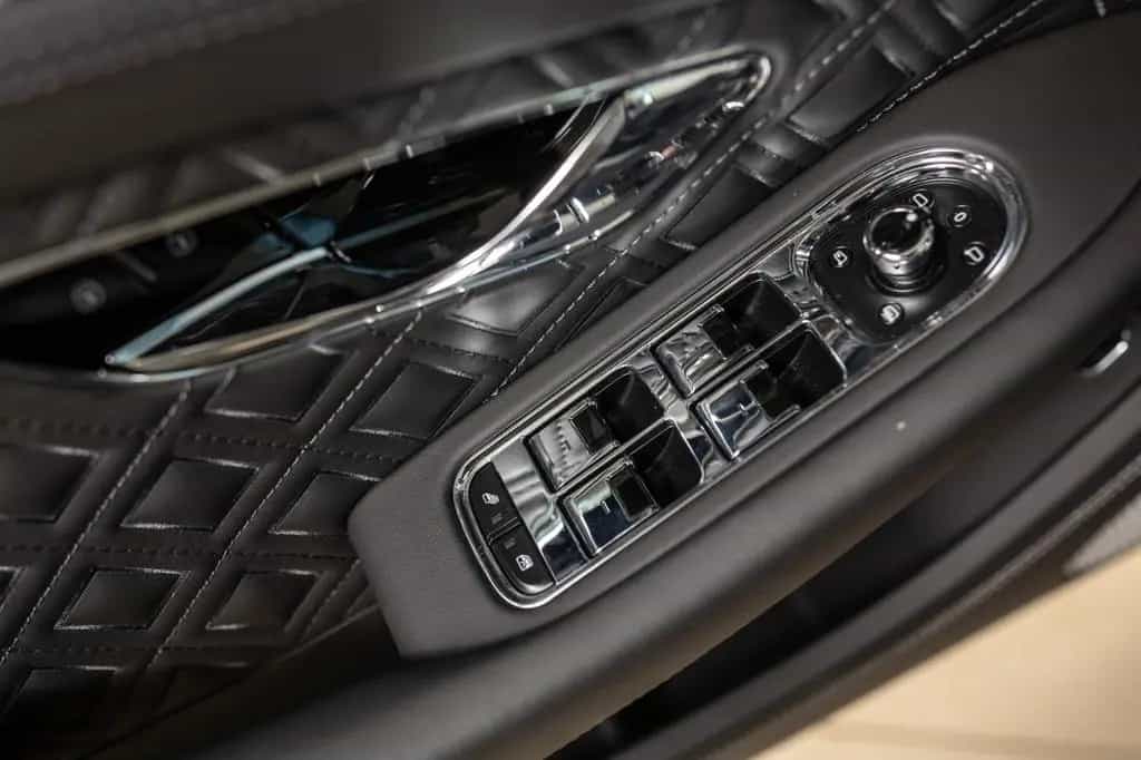 Bentley Continental GTC Azure V8 07/2025-photo-12