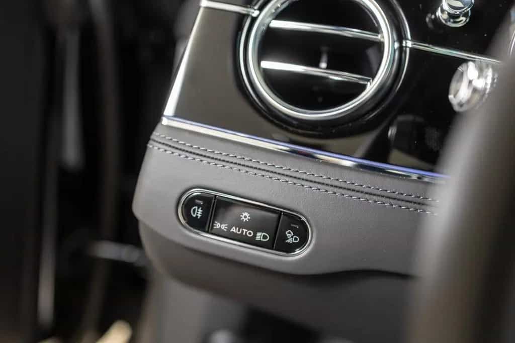 Bentley Continental GTC Azure V8 07/2025-photo-18