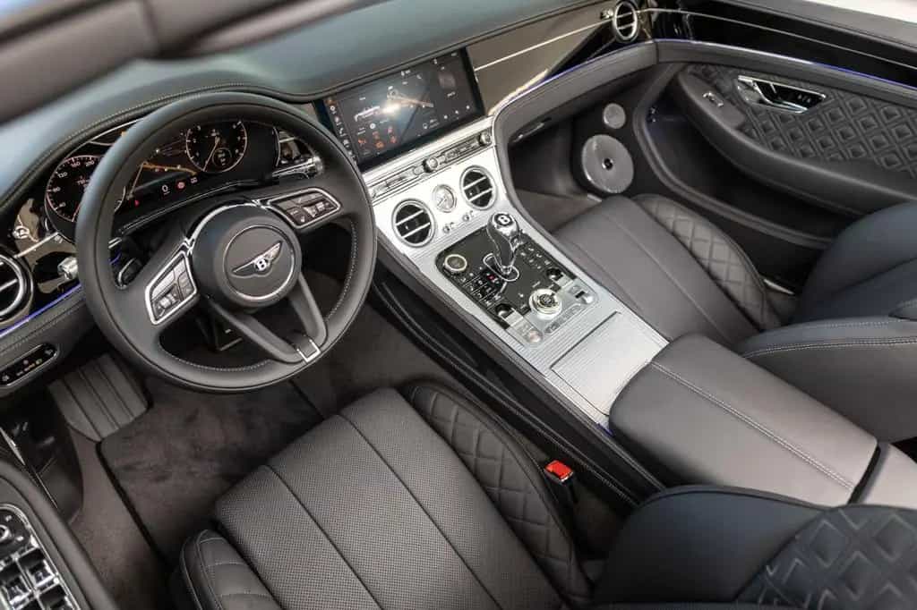 Bentley Continental GTC Azure V8 07/2025-photo-19