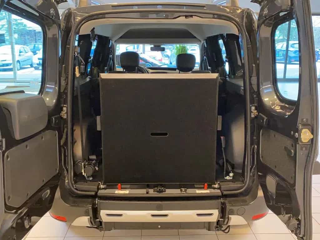Dacia Dokker Stepway  TCe 115 Rollifahrer Heckeinstieg 09/2017-photo-24