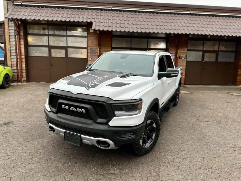 Dodge RAM 5.7 V8*4X4*REBEL*LEDER*LED*NAVI*AHK*MFL*GARANTIE 07/2020-photo-0