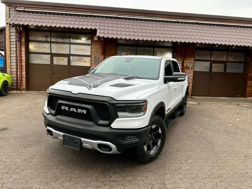Dodge RAM 5.7 V8*4X4*REBEL*LEDER*LED*NAVI*AHK*MFL*GARANTIE 07/2020-photo-1